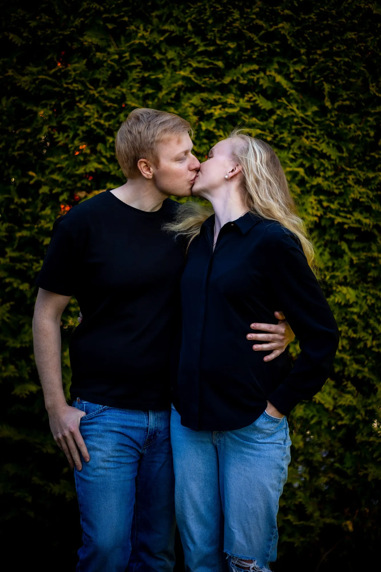 Gravidfotoshoot i skogen