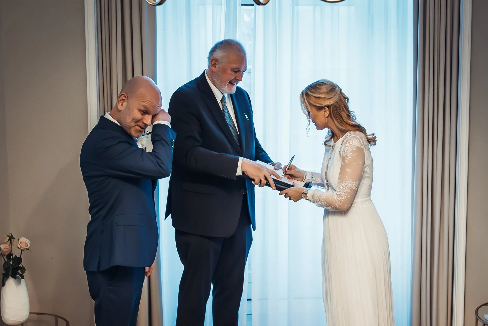 Øyeblikk fra en bryllupsdag, fotografert av Marte Bjørgum